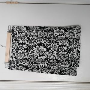 Tahari Black & White Floral Design Side Zip Mini Skirt sz 2